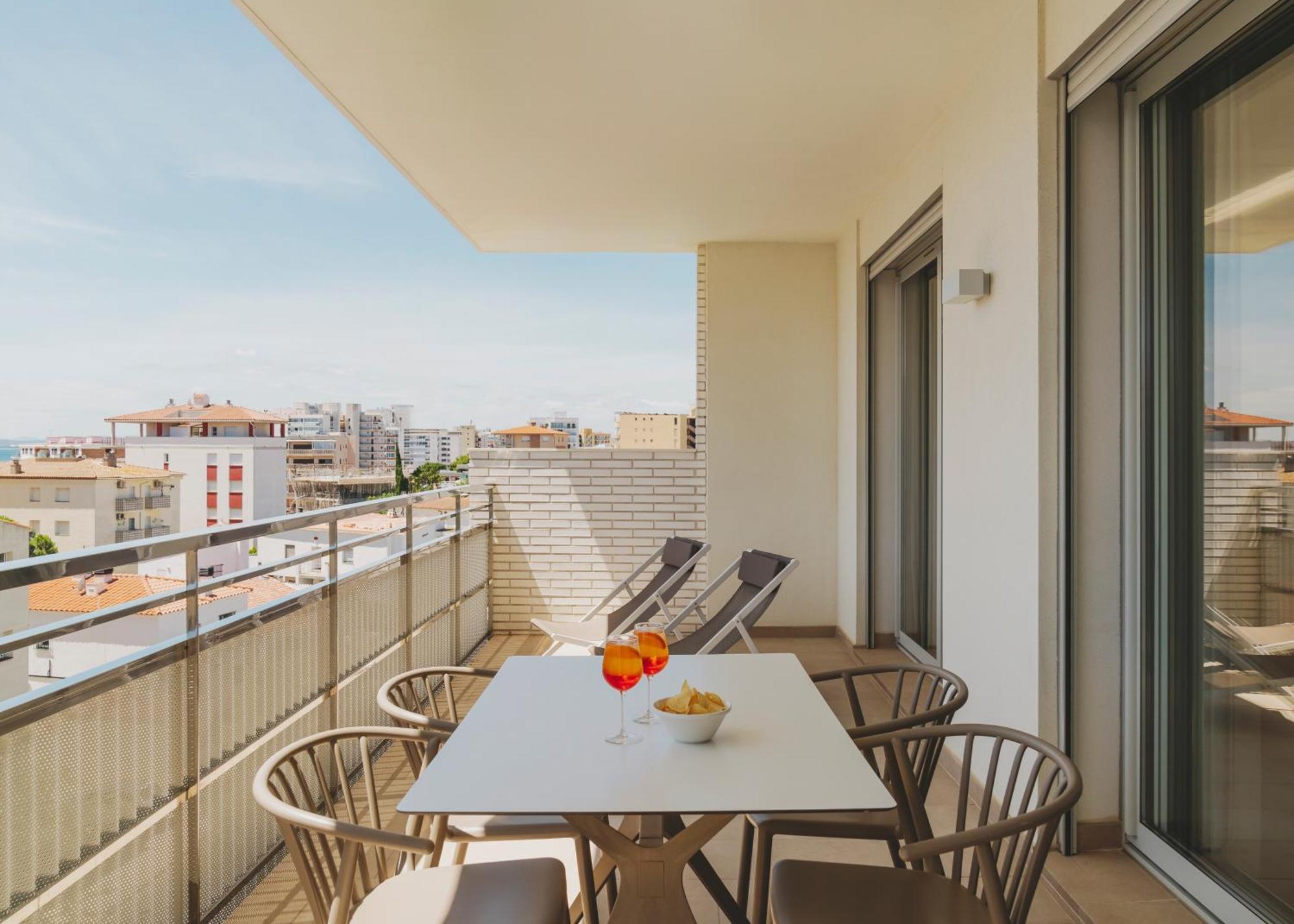 Apartamentos Roses Platja Екстер'єр фото